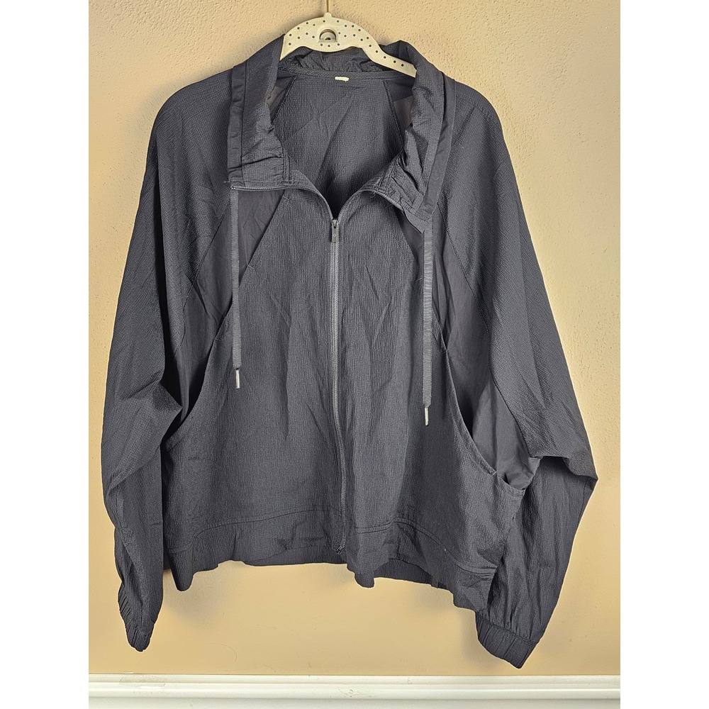 Lululemon Womens Black In Depth Jacket 12